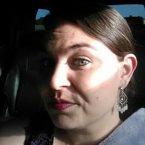 Meet your Posher, Lara